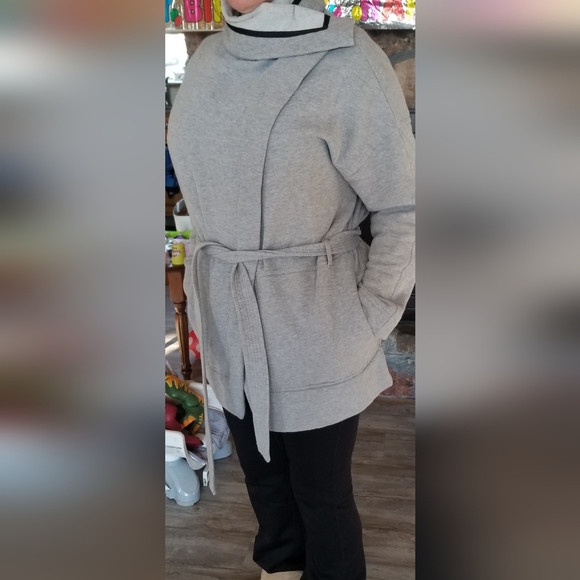 Lululemon Savannah jacket - Picture 3 of 7